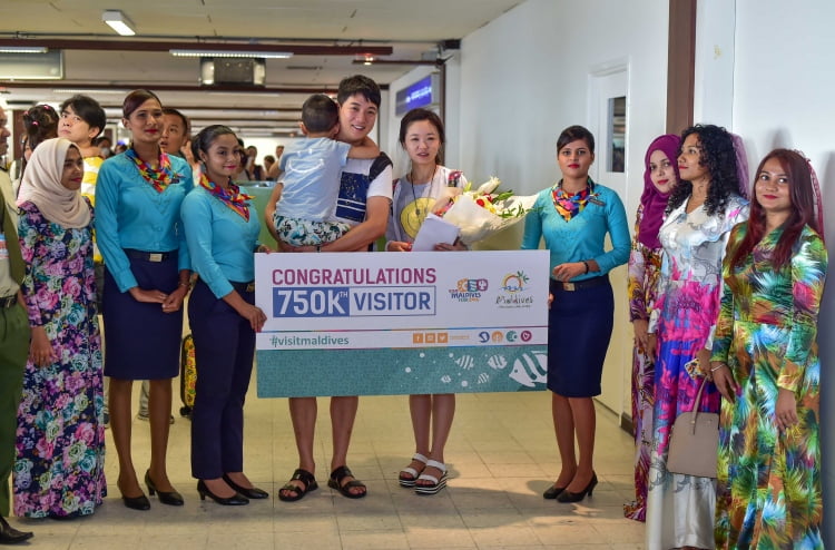 750 k visitor welcome ceremony