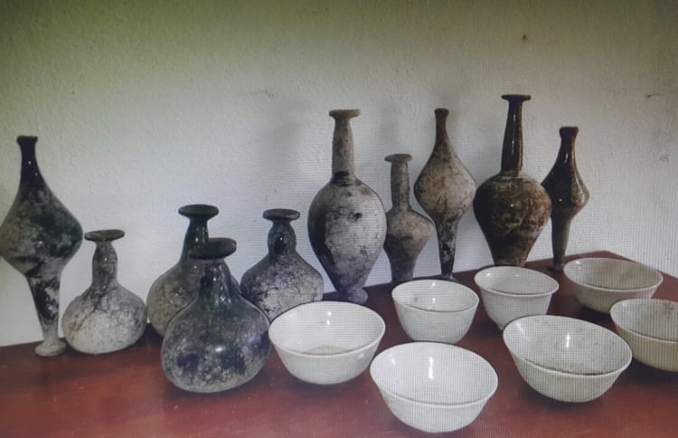 Ancient earthenware and crockery discovered from H.A. Utheemu