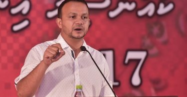 Kendhoo MP Ali Hussain talking at a Jumhoory Party rally held at 'Kunooz'. PHOTO / MIHAARU