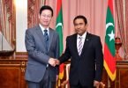 President Yameen (R) shakes hands with the new Chinese Ambassador to the Maldives, Zhang Lizhong, PHOTO/PRESIDENT'S OFFICE