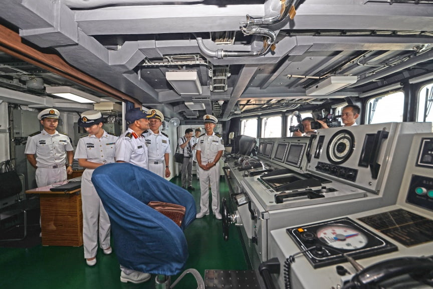 3 Chinese navy ships in Maldives on peace mission