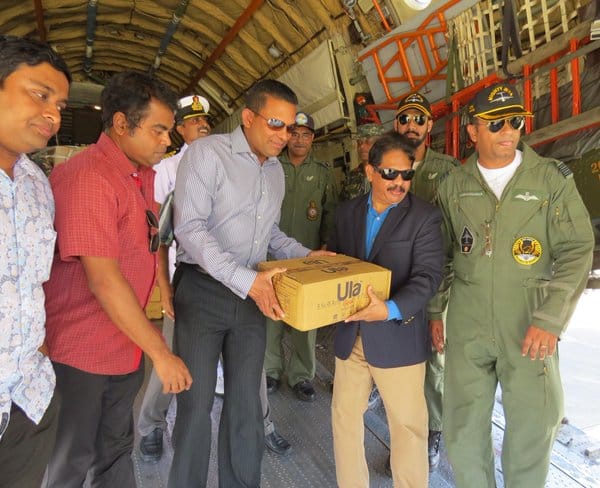 India's High Commissioner in Maldives @RajeevShahare hands over assistance