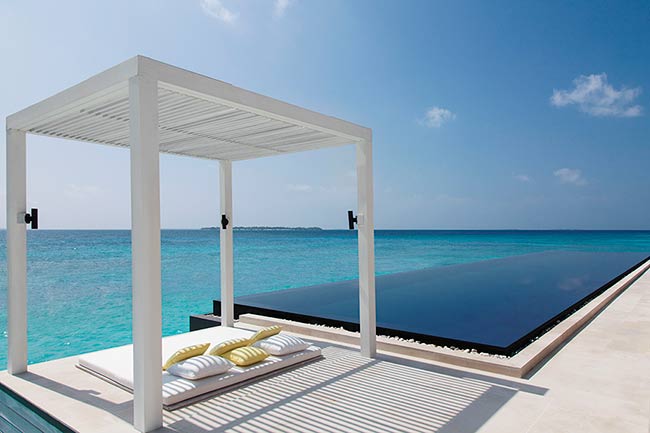 4-cheval-blanc-spa-pool