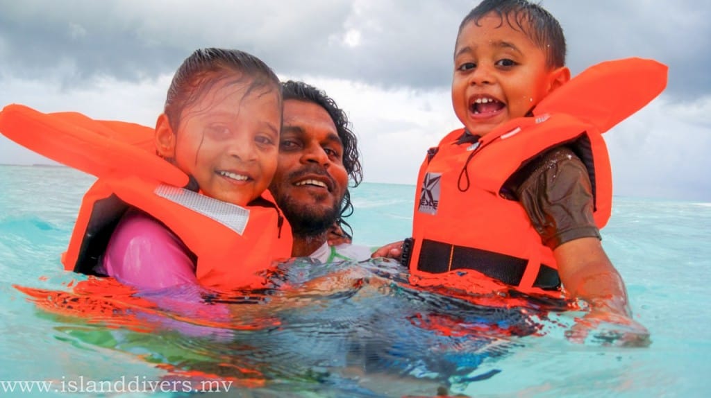 Naushad with his children