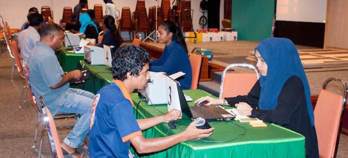 Islamic ministry distributes zakat as registered number of poor rises