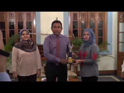 President and First Lady meet with the Maldivian delegation of the First South Asian Youth Summit 20