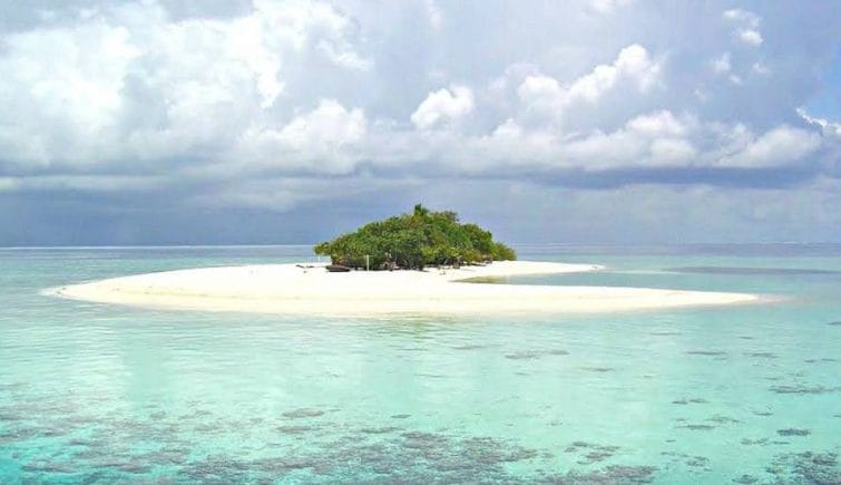 uninhabited island in vaavu atoll