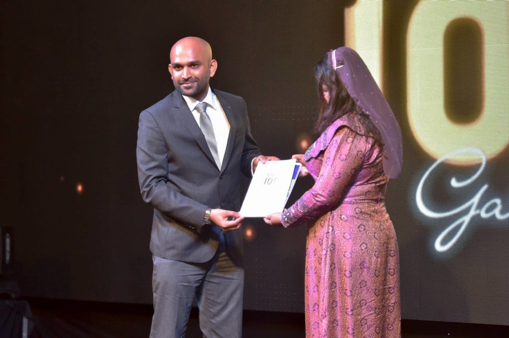 Ex Governor of MMA Dr. Azeema Adam and Managing Director of Maldives Getaways Mr Akhmeem Abdul Razzaq unveil the GOLD 100 Magazine 2016