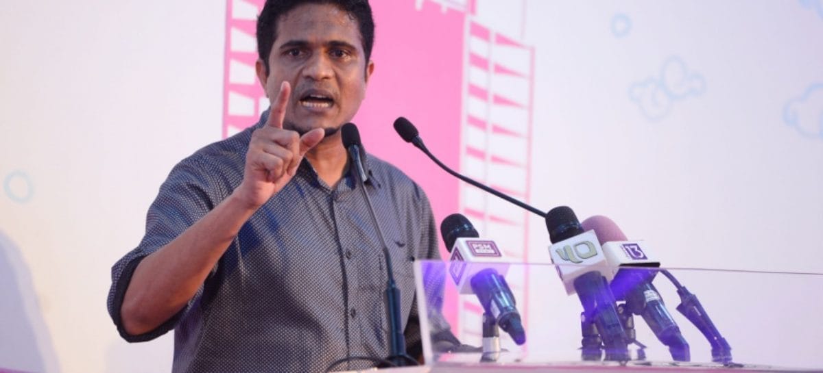 Islanders bashed over ‘ingratitude’ towards president