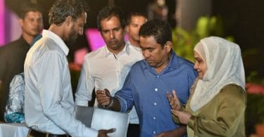 President Abdulla Yameen (C) and First Lady Fathimath Ibrahim (R) inaugurate the "Hiyaa" housing project in Hulhumale Phase 2. PHOTO: HUSSAIN WAHEED/MIHAARU