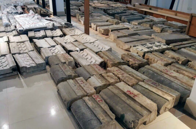 Dismantled Kalhuvakaru Miskiy remnants