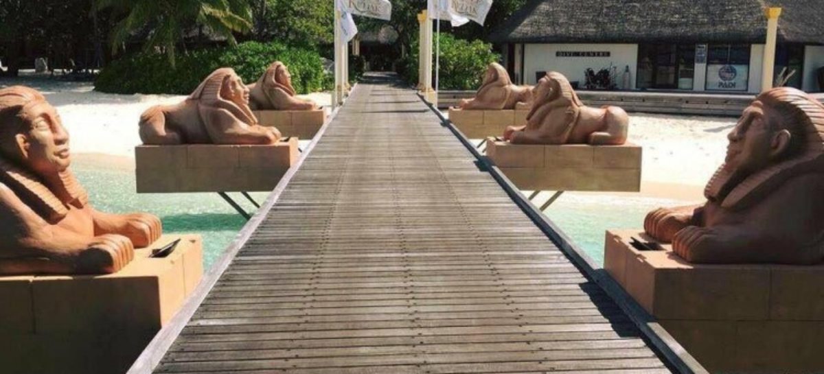 Resort takes down ‘idols’ before police arrive