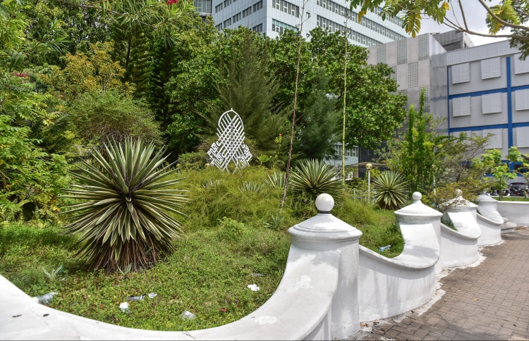 Park in Friday Mosque grounds