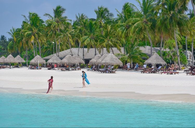 Sun Island Resort beach with guests