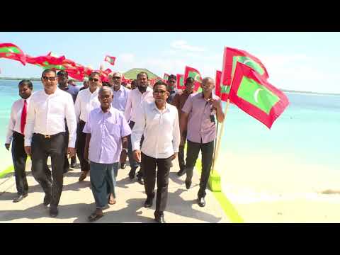 President arrives in Hen’badhoo Island