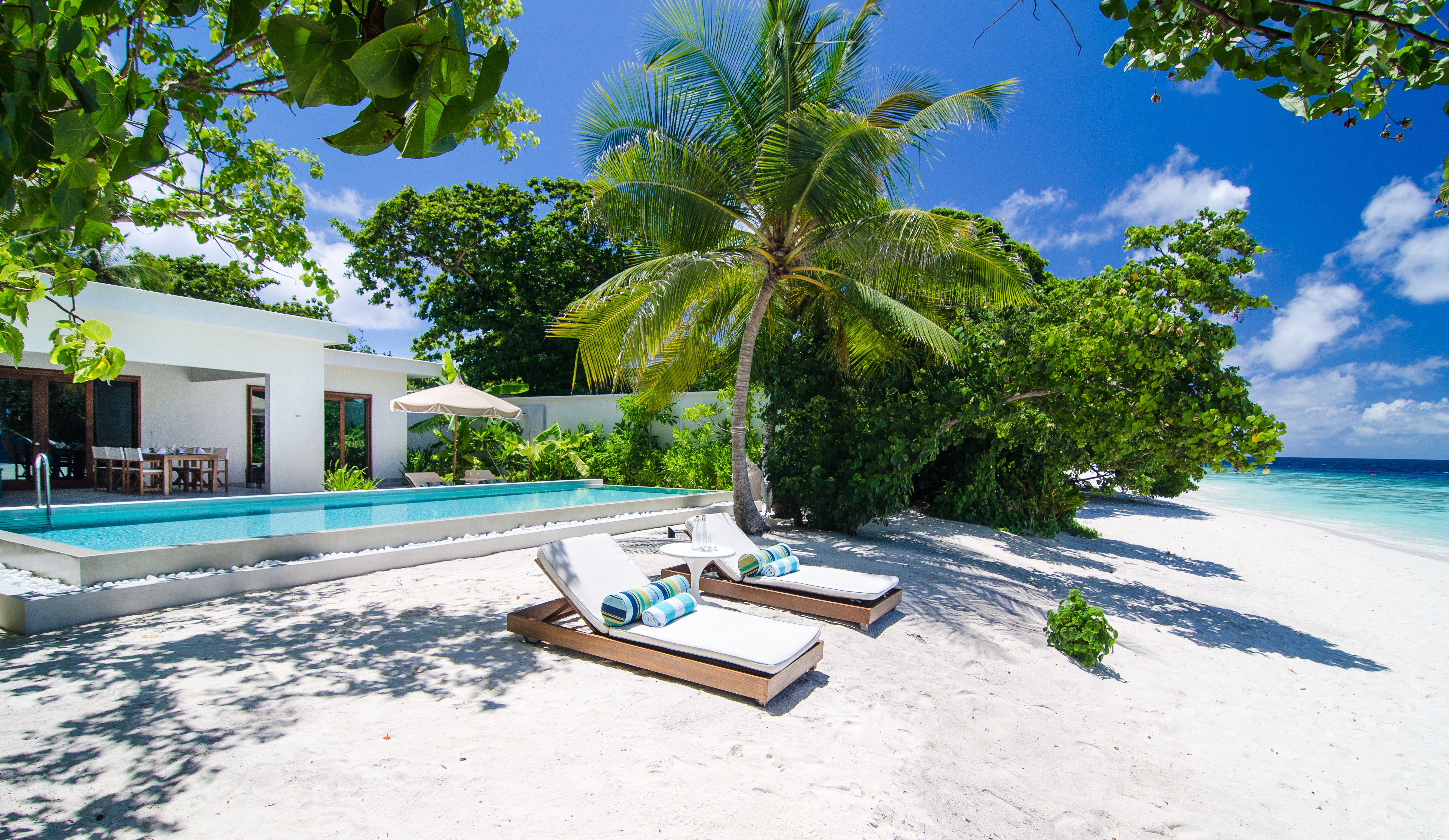 Katy Perry and Orlando Bloom Stayed at This Luxe Maldives Resort – Observer