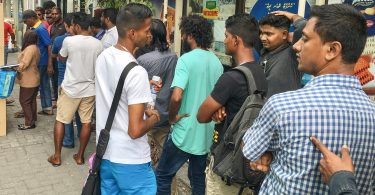 Queue outside tobacco shop
