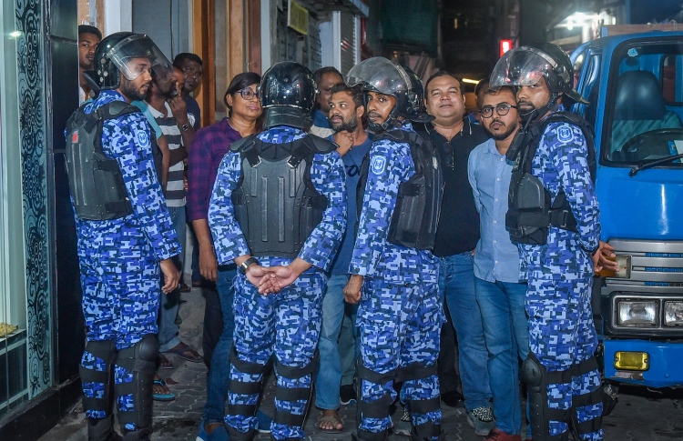 Riot police obstructing Parliament members