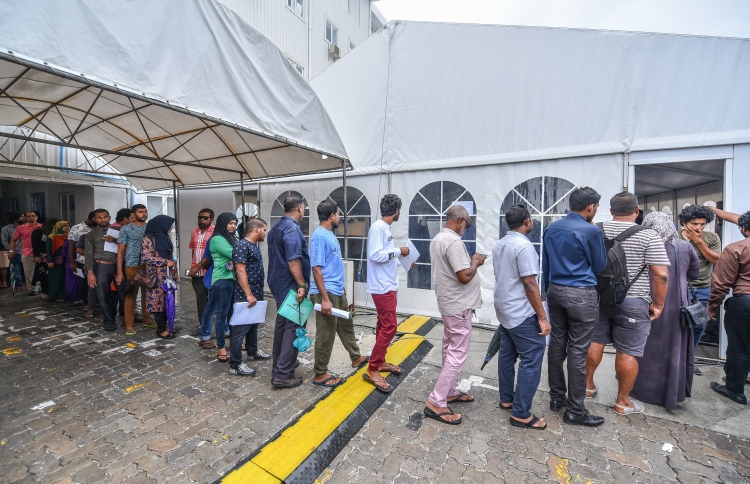 Queues made to submit flat applications