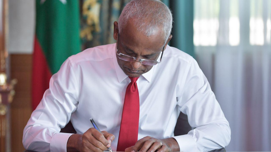 President Ratifies First Amendment to Elections Commission Act