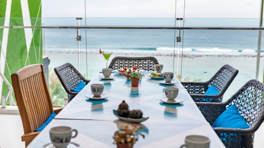 Where Panoramic Views Meet Fresh and Healthy Fast Food: LEVO Lighthouse