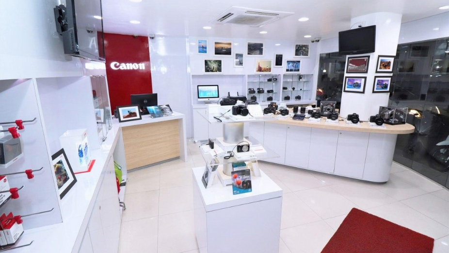 Break Your Limits & Master the Photography Game with Canon Cameras Offered by SIMDI!
