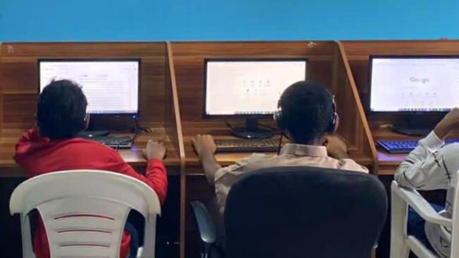 BML Donates Computers to Villimale’ Kuda Kudhinge Hiyaa