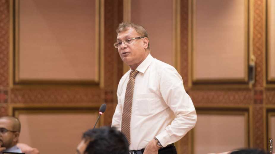 Drop in Maldives’ Fitch Rating Sparks Heated Debate by MPs on Twitter!